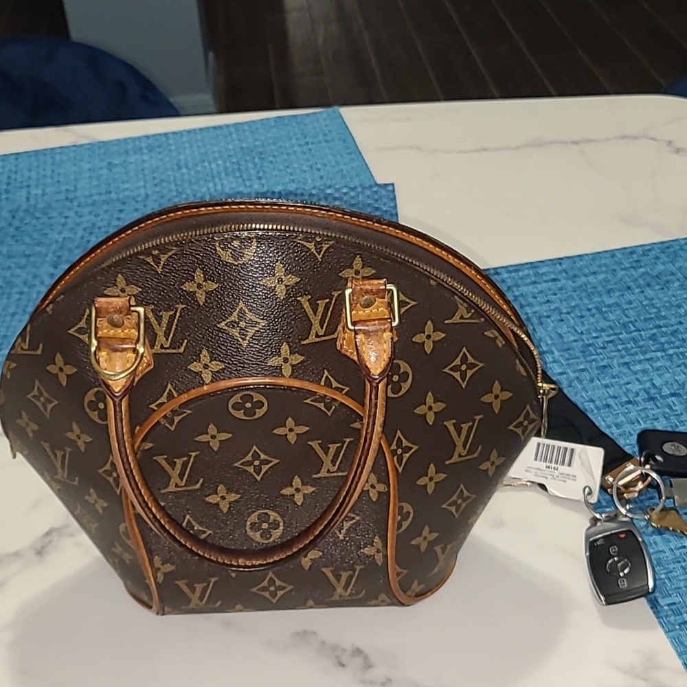 Louis Vuitton Ellipse PM